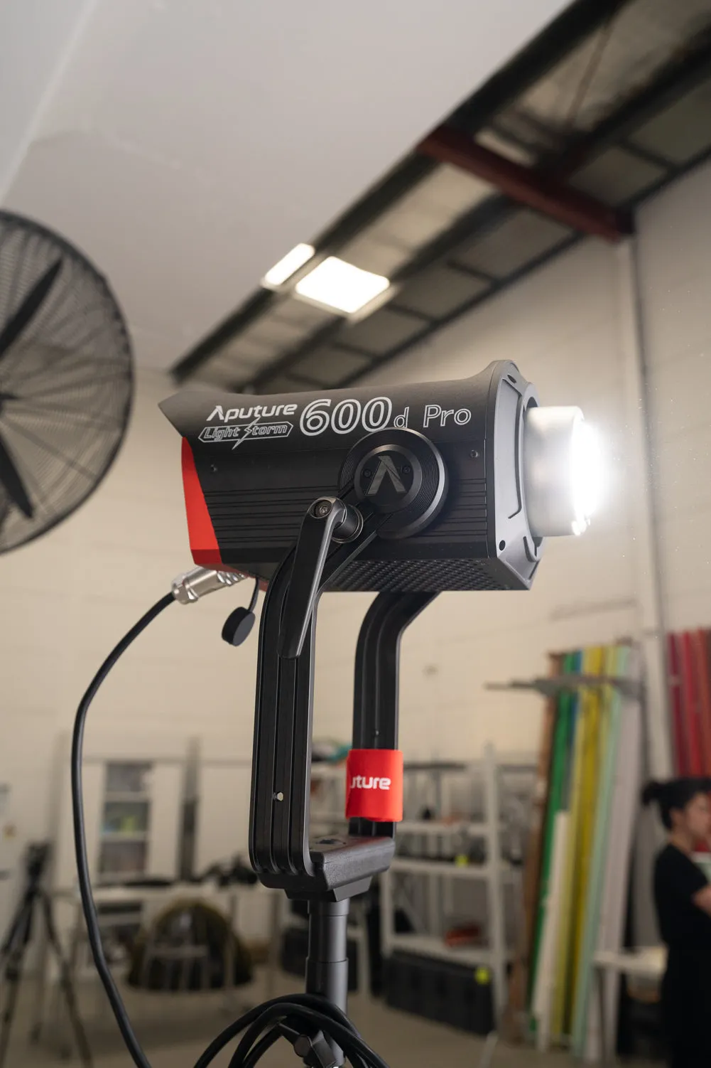 Aputure Light Storm LS600D Pro CRI 96  LED Video Studio Light (V-Mount)
