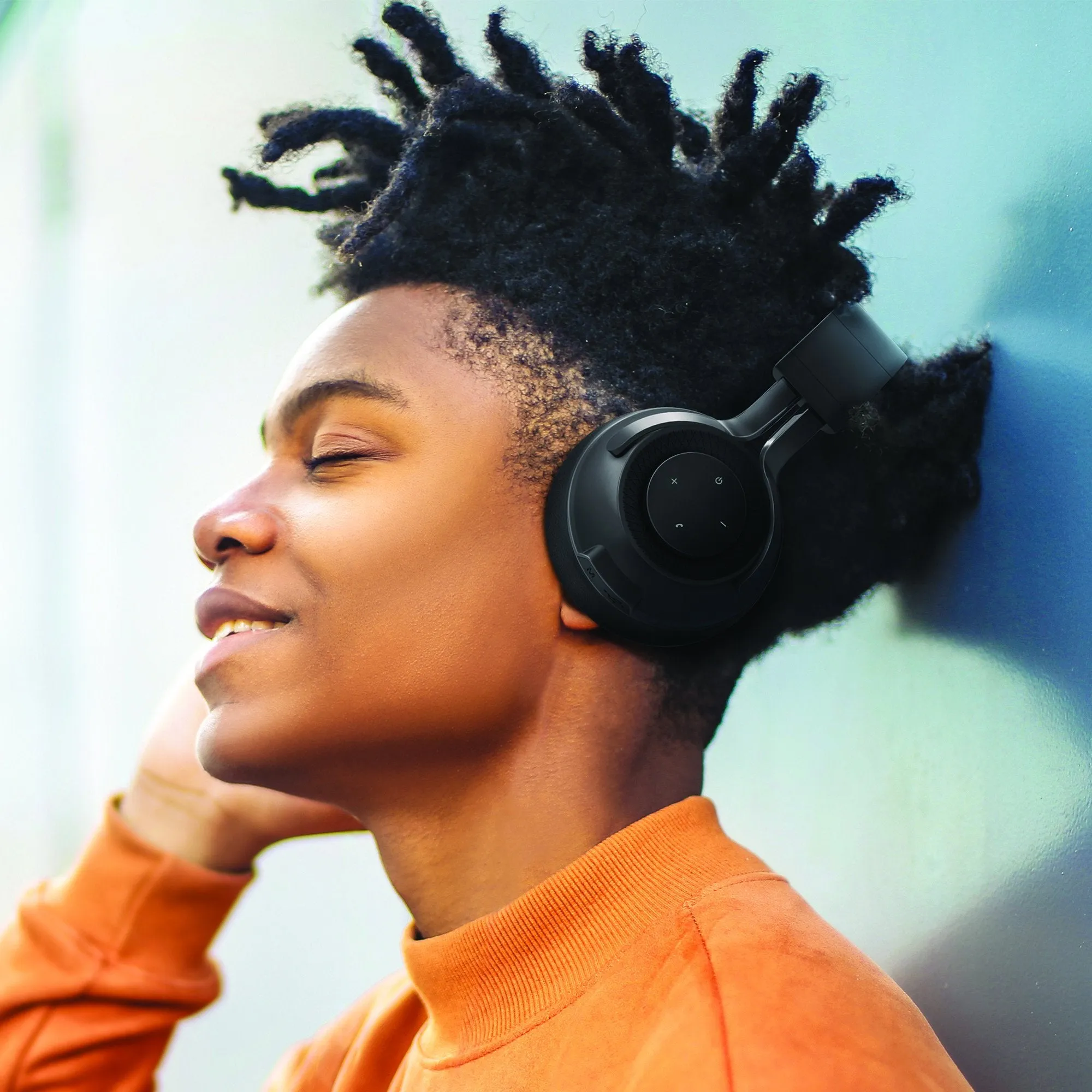 Brookstone Nova Touch Wireless Headphones
