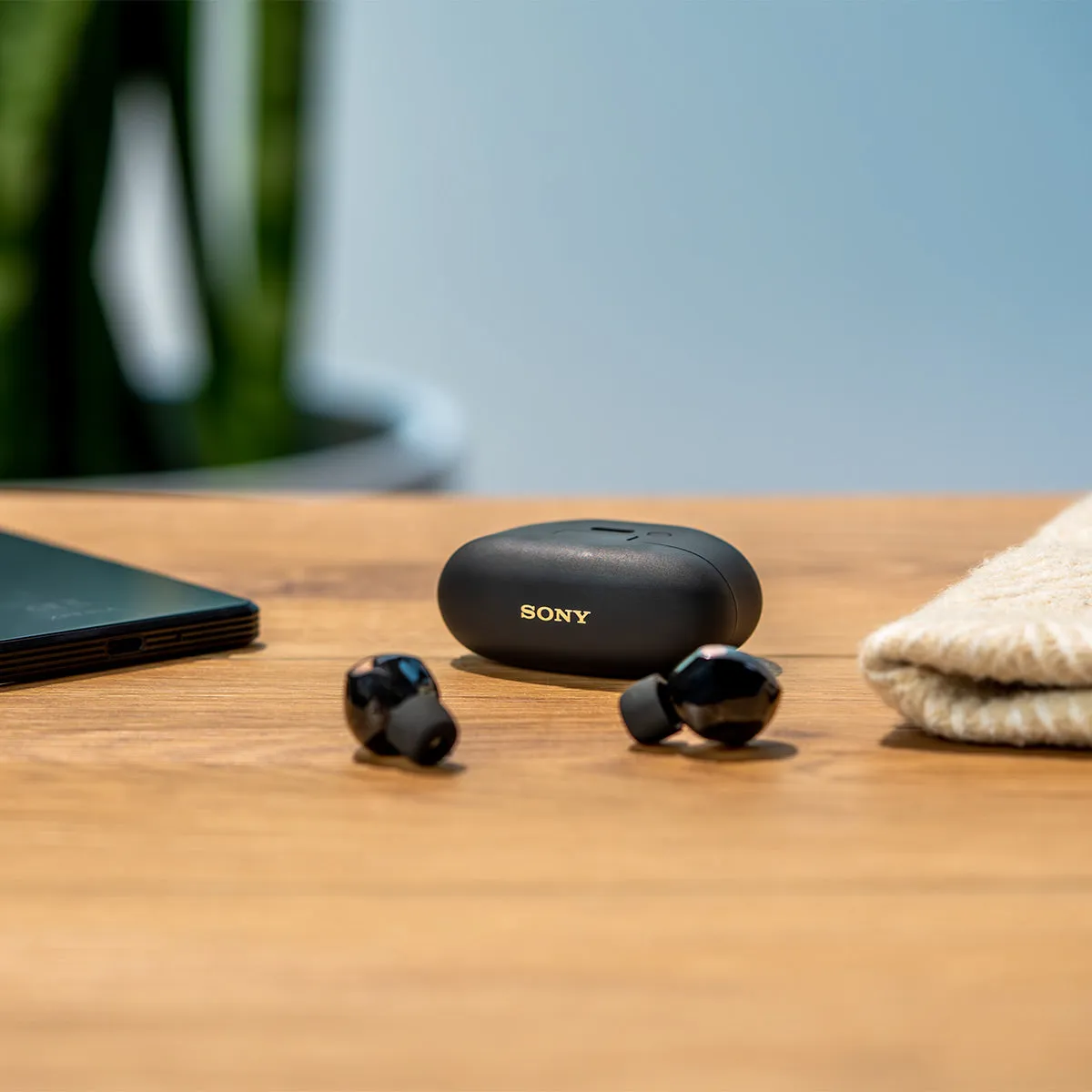 Sony WF-1000XM5 Wireless Noise Cancelling In-Ear Headphone Bundle with gSport Hardshell Case (Black)
