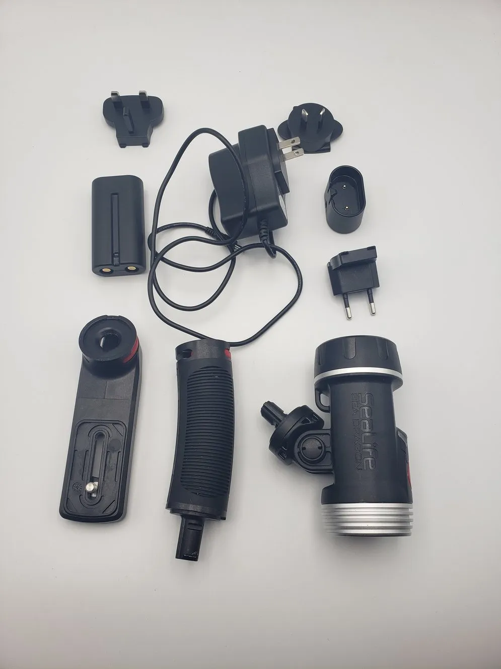 USED SeaLife Sea Dragon 2000F UW Photo Video Dive Light